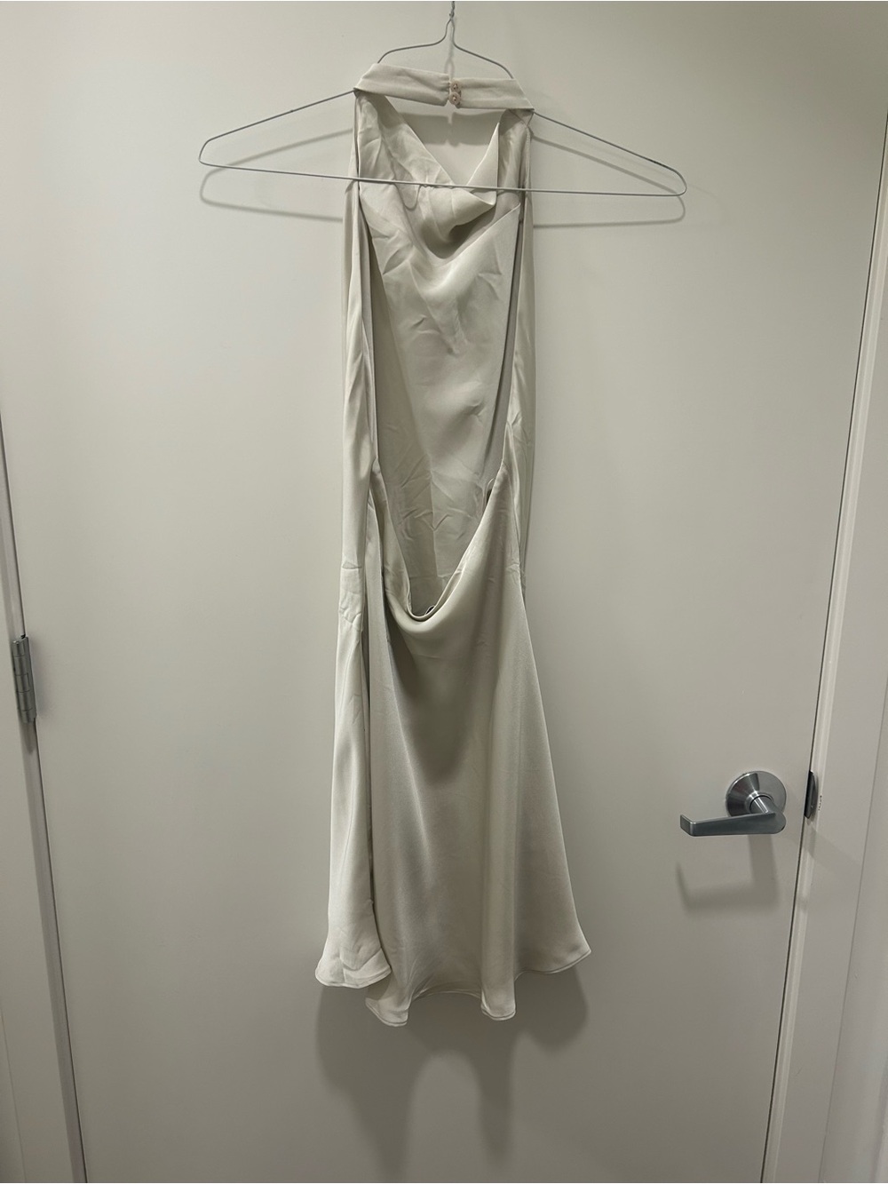 NWT Aritzia Babaton Audience Satin Mini Dress Matte Pearl Size 4 - Picture 4 of 6